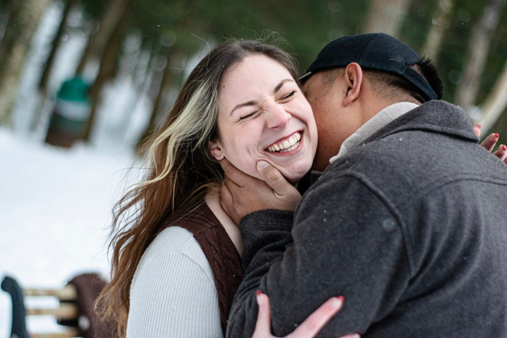 couple kissing