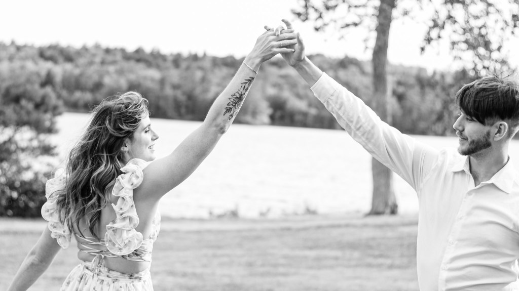 couple dancing